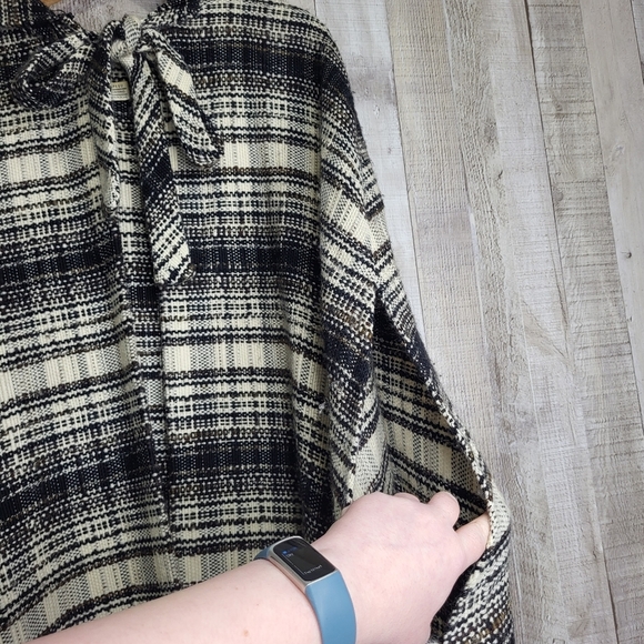 Arola Wool Black and White Plaid Cape/Poncho With Hood. Black & White - Picture 6 of 15